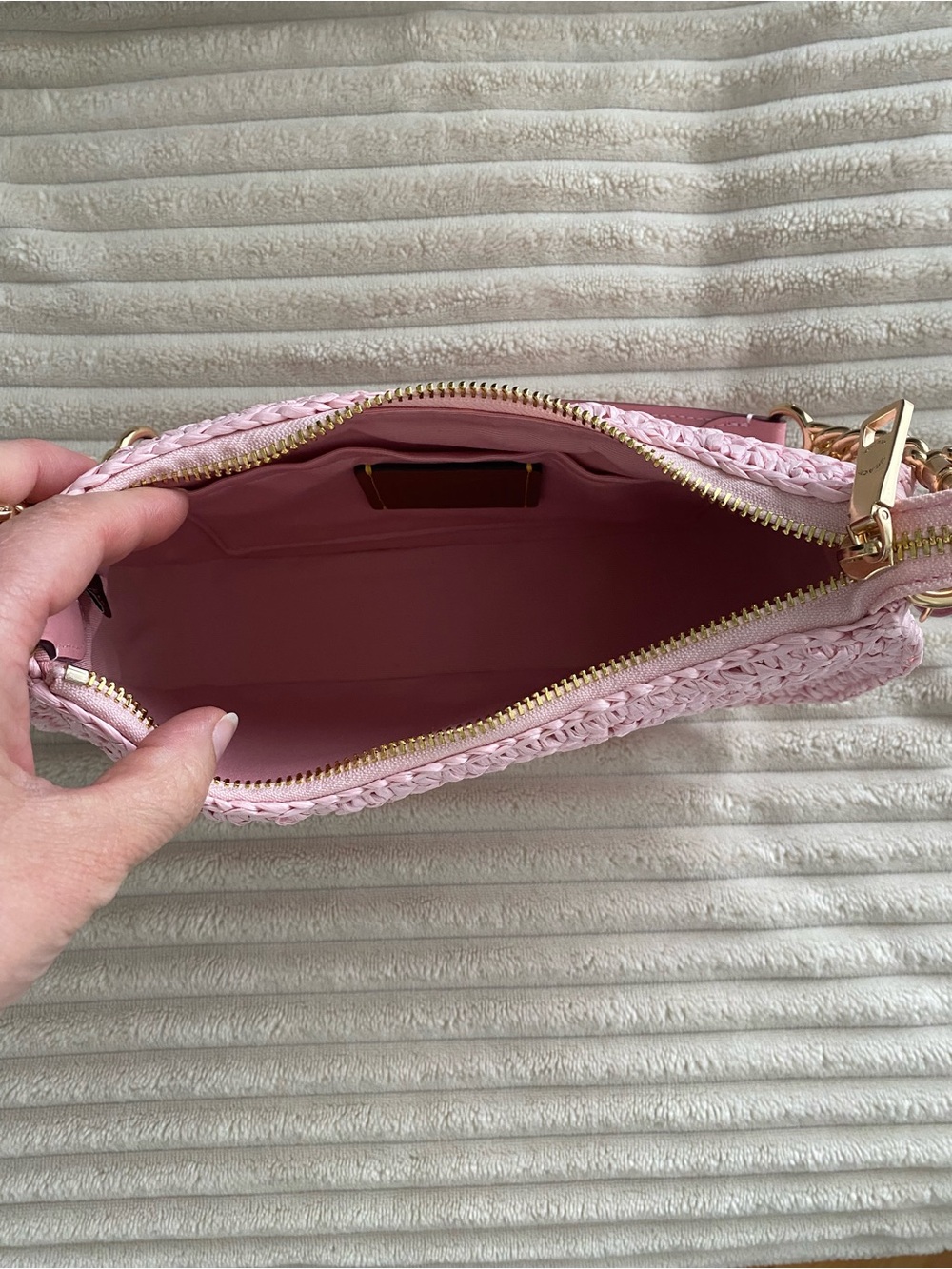 **SOLD**! COACH TERI STRAW SHOULDER BAG - Picture 3 of 10